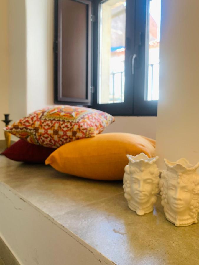 Center Living Apartment Catánia Buitenkant foto